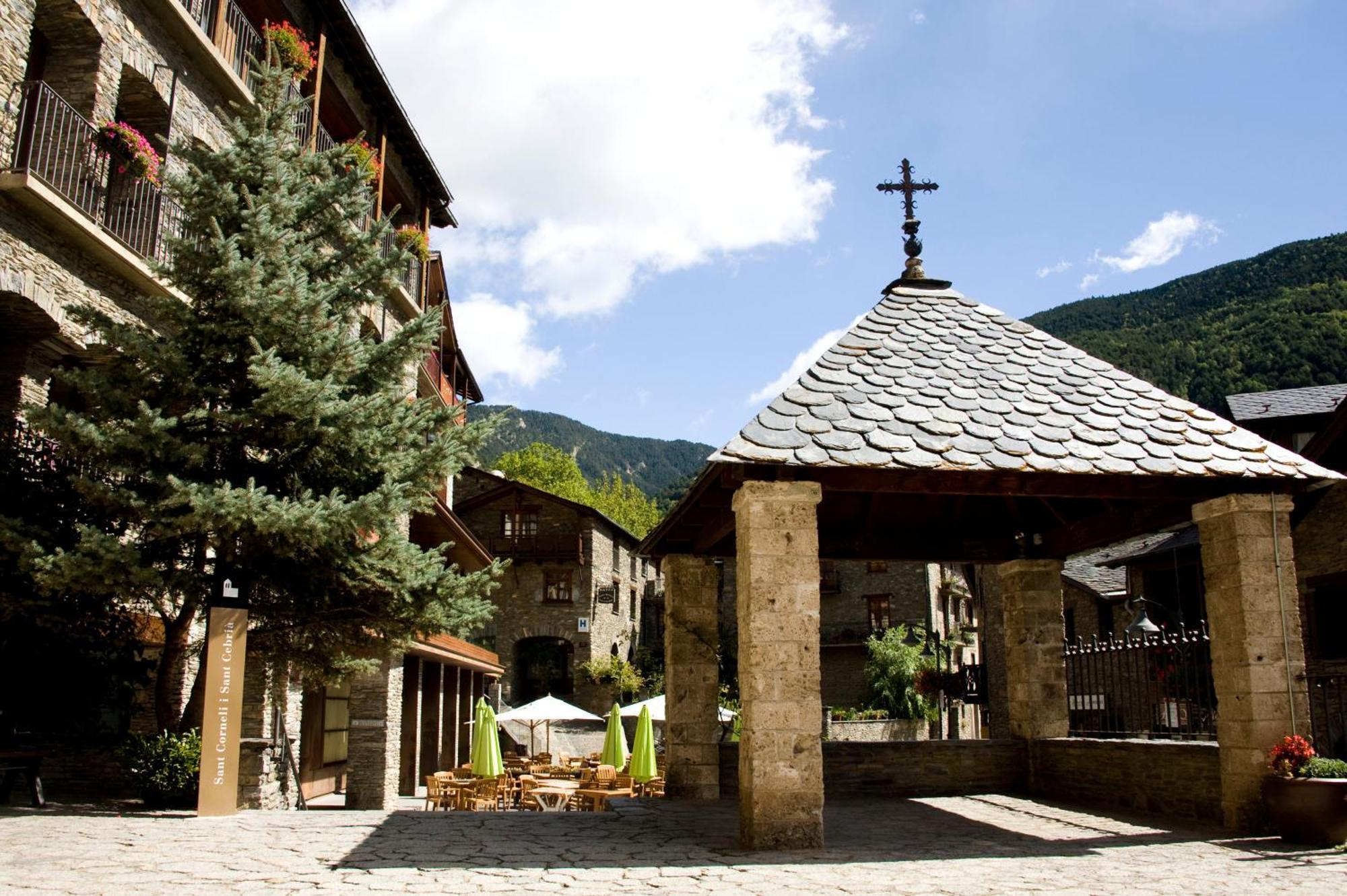 Hotel Santa Barbara De La Vall D'Ordino Exterior foto